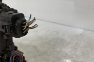 Serrure avant droit VOLKSWAGEN NEW BEETLE 1