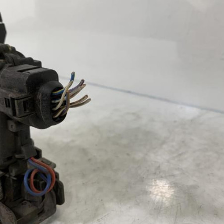 Serrure avant droit VOLKSWAGEN NEW BEETLE 1