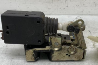Serrure avant droit CITROEN SAXO