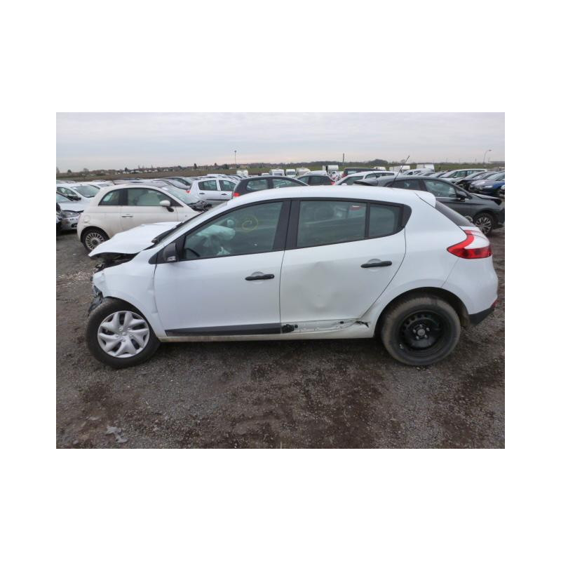 Vitre arriere gauche RENAULT MEGANE 3 Photo n°4