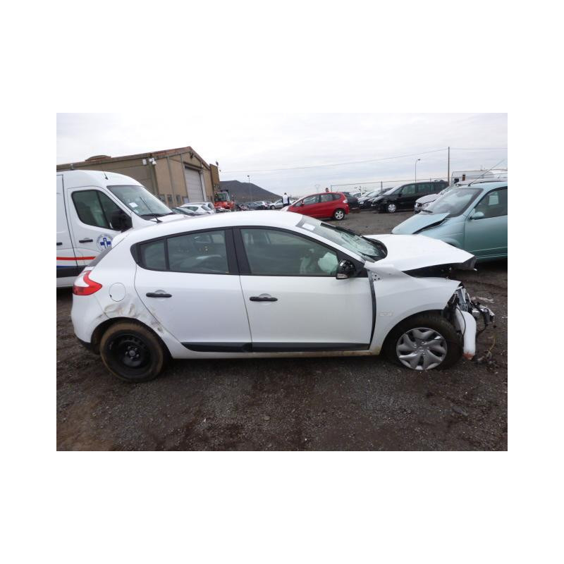 Vitre arriere gauche RENAULT MEGANE 3 Photo n°6