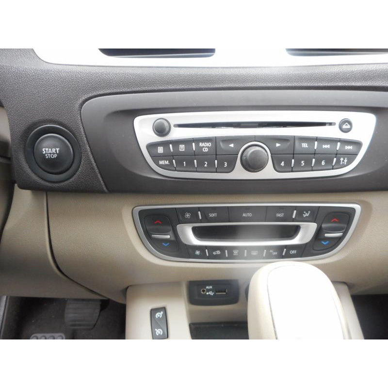 Vitre arriere droit RENAULT SCENIC 3 Photo n°6