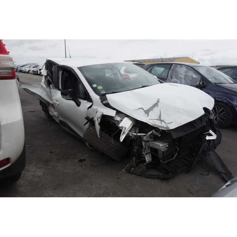 Vitre arriere gauche RENAULT CLIO 4 Photo n°2