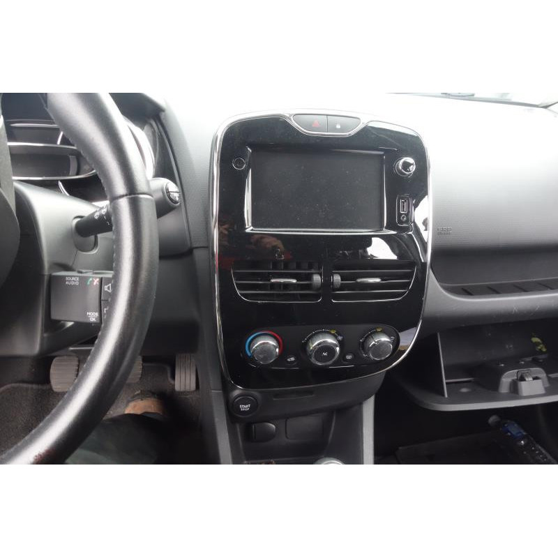Vitre arriere gauche RENAULT CLIO 4 Photo n°6