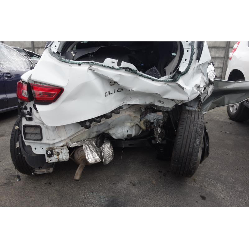 Vitre arriere gauche RENAULT CLIO 4 Photo n°9