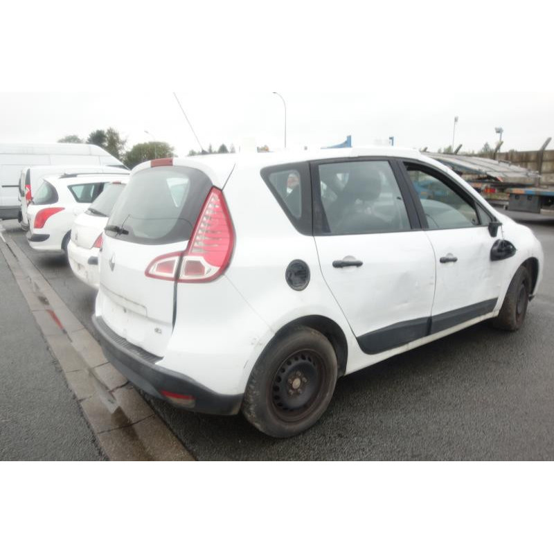 Vitre arriere droit RENAULT SCENIC 3 Photo n°6