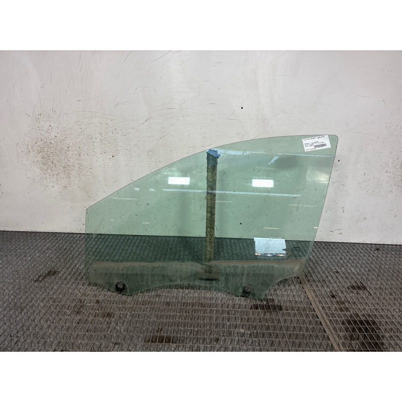 Vitre avant gauche RENAULT CLIO 3 Photo n°3