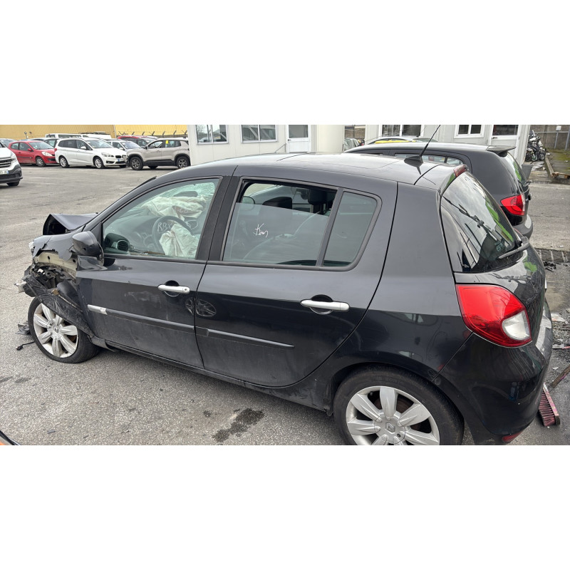 Vitre avant gauche RENAULT CLIO 3 Photo n°9