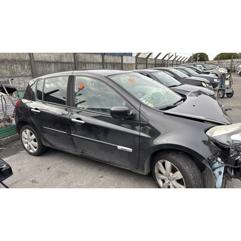 Vitre avant gauche RENAULT CLIO 3 Photo n°10