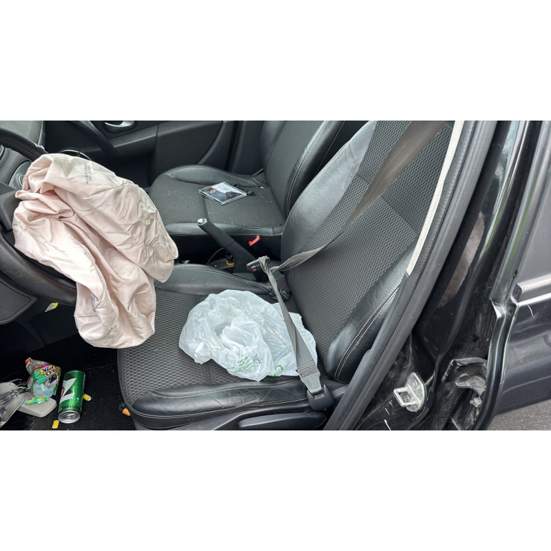 Vitre avant gauche RENAULT CLIO 3 Photo n°14