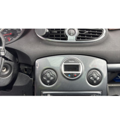 Vitre avant gauche RENAULT CLIO 3