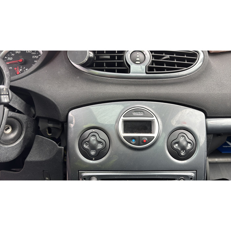 Vitre avant gauche RENAULT CLIO 3 Photo n°20