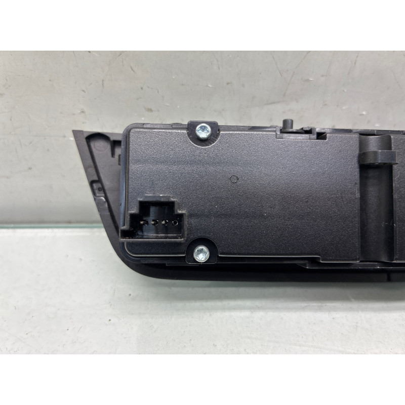 Bouton de warning MERCEDES CLASSE C 204 Photo n°2