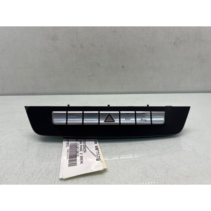 Bouton de warning MERCEDES CLASSE C 204 Photo n°4