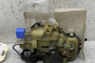 Serrure avant droit VOLKSWAGEN POLO 4