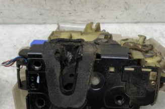 Serrure avant droit VOLKSWAGEN POLO 4
