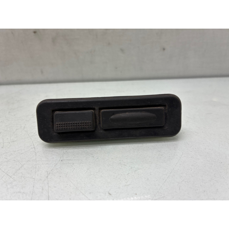 Bouton de coffre JEEP RENEGADE Photo n°3