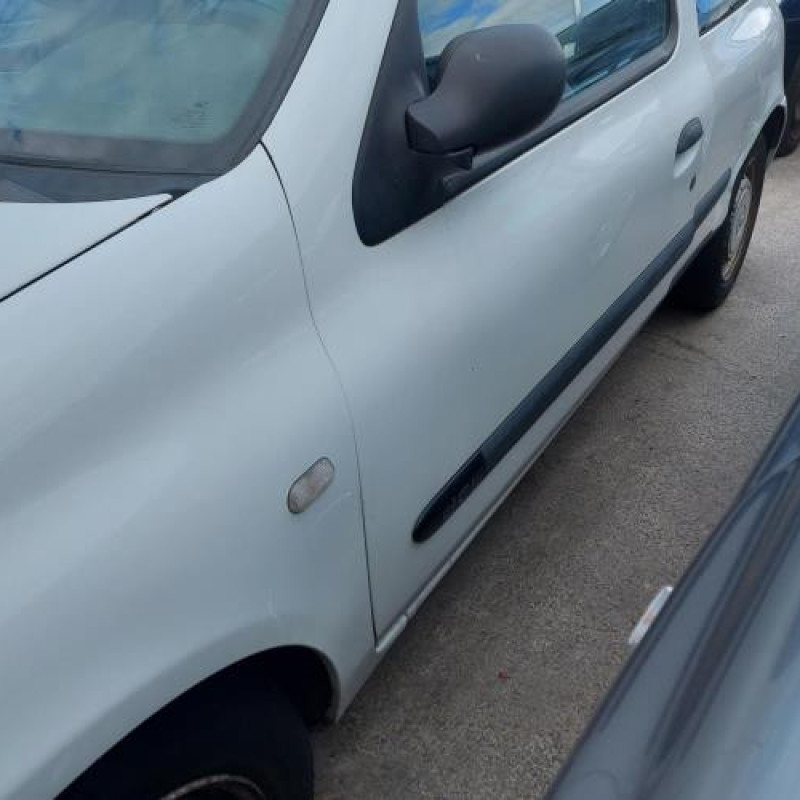 Debitmetre RENAULT CLIO 2 Photo n°9