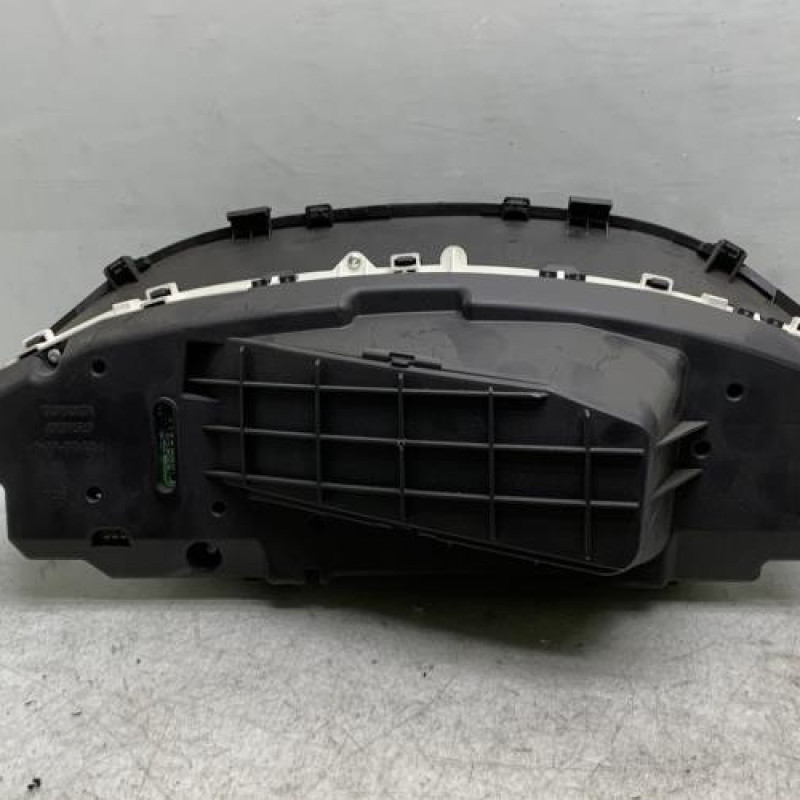 Compteur TOYOTA YARIS 2 Photo n°4