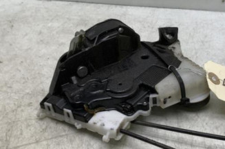 Serrure avant droit TOYOTA YARIS 2