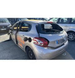 Pare boue arriere droit PEUGEOT 208 1