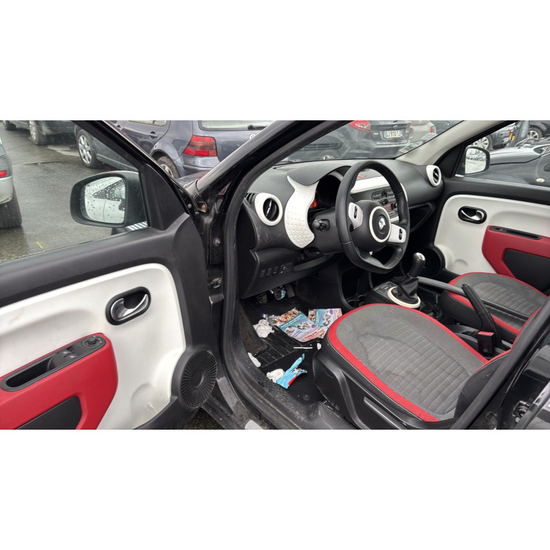 Vitre avant gauche RENAULT TWINGO 3 Photo n°13