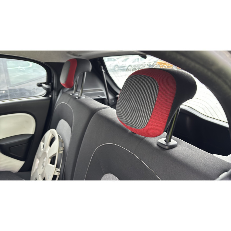Vitre avant gauche RENAULT TWINGO 3 Photo n°17