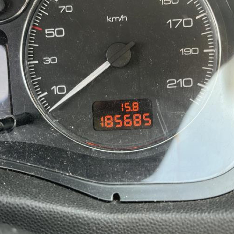 Pretensionneur de ceinture avant droit PEUGEOT 307 Photo n°4