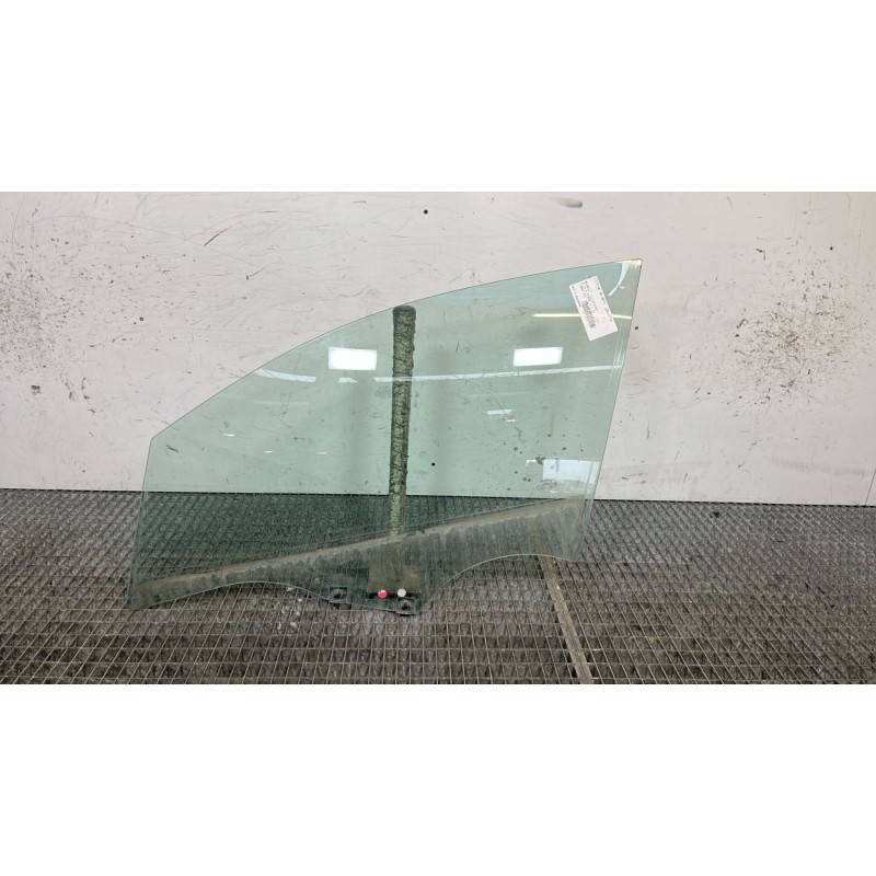 Vitre avant gauche RENAULT CLIO 5 Photo n°1