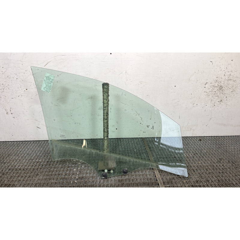 Vitre avant gauche RENAULT CLIO 5 Photo n°4