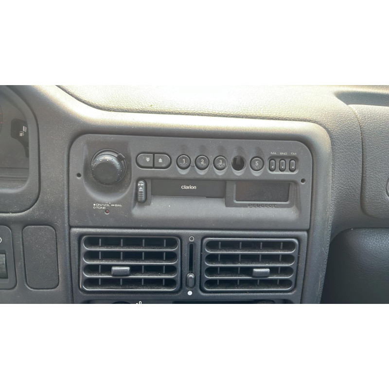 Pare choc arriere PEUGEOT 106 Photo n°7