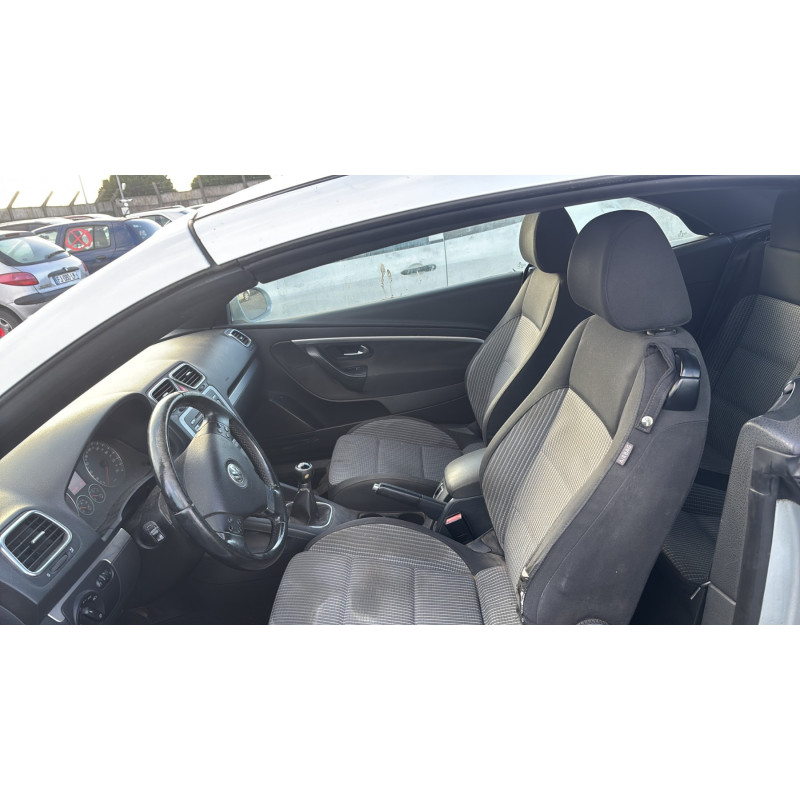 Retroviseur interieur VOLKSWAGEN EOS Photo n°17