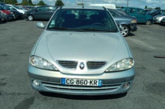 Leve vitre electrique avant droit RENAULT MEGANE 1