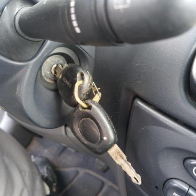 Leve vitre electrique avant droit RENAULT MEGANE 1 Photo n°10