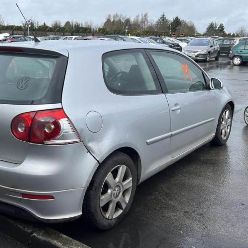 Pretensionneur de ceinture avant droit VOLKSWAGEN GOLF 5 Photo n°7