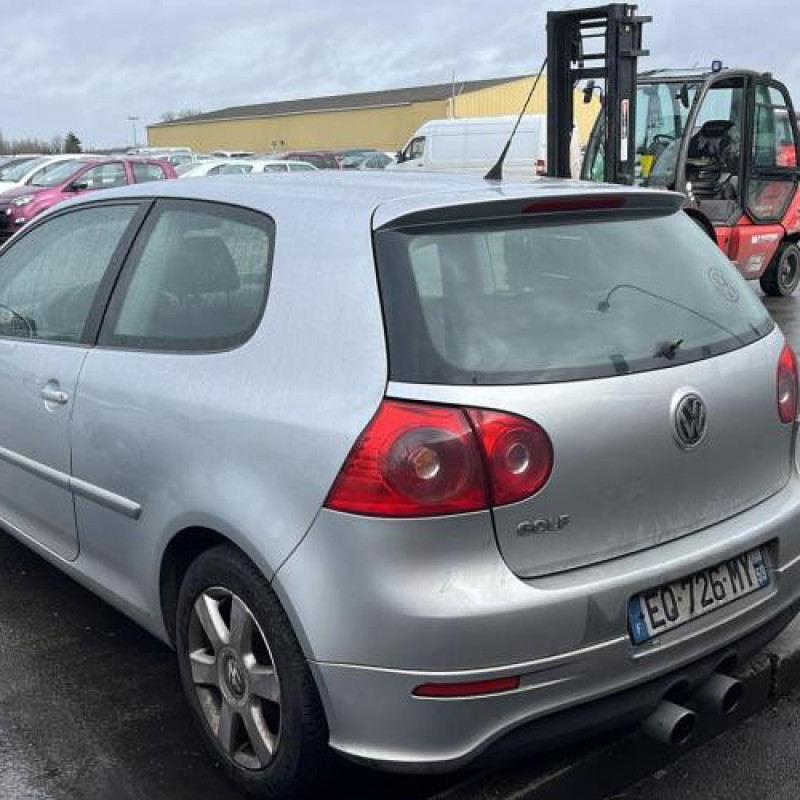 Pretensionneur de ceinture avant droit VOLKSWAGEN GOLF 5 Photo n°8