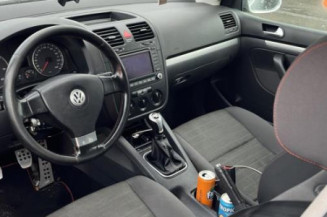 Pretensionneur de ceinture avant droit VOLKSWAGEN GOLF 5