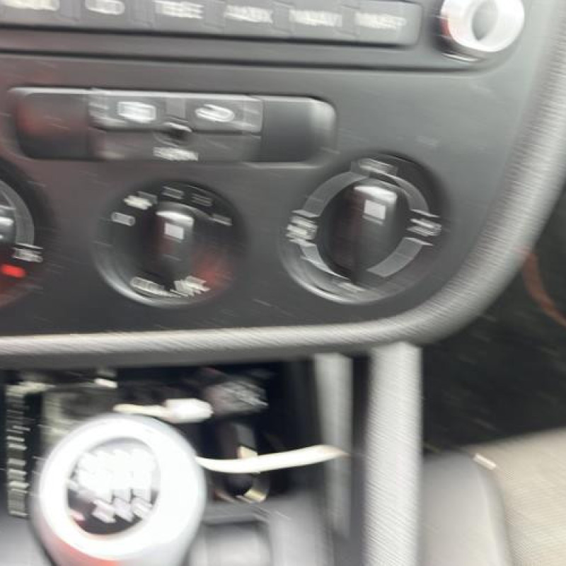 Pretensionneur de ceinture avant droit VOLKSWAGEN GOLF 5 Photo n°10