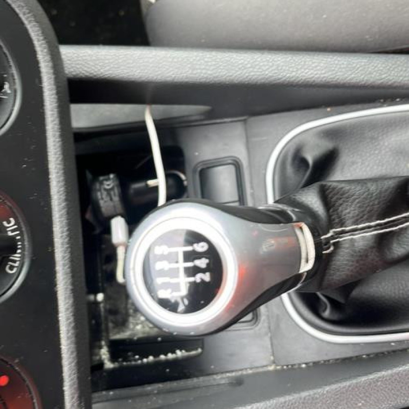 Pretensionneur de ceinture avant droit VOLKSWAGEN GOLF 5 Photo n°11