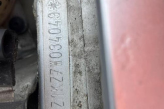Pretensionneur de ceinture avant droit VOLKSWAGEN GOLF 5