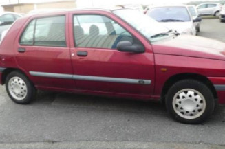 Pretensionneur de ceinture avant droit RENAULT CLIO 1