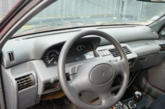 Pretensionneur de ceinture avant droit RENAULT CLIO 1