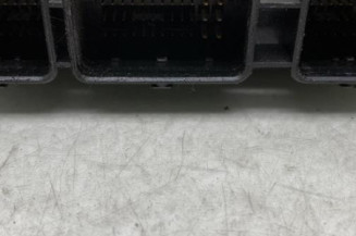 Calculateur moteur RENAULT SCENIC 2