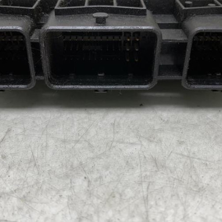 Calculateur moteur RENAULT SCENIC 2