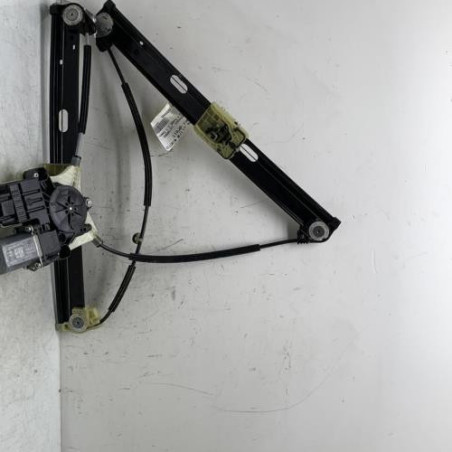 Leve vitre electrique avant droit VOLKSWAGEN POLO 6 Photo n°1