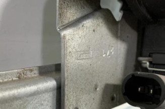 Leve vitre electrique avant droit OPEL VIVARO 1