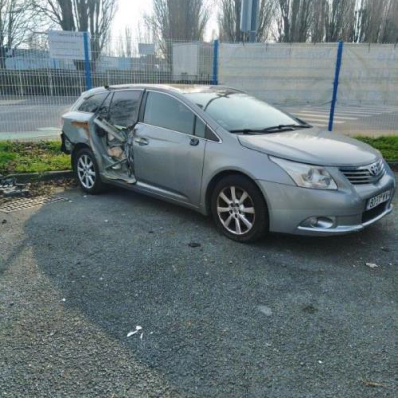 Antenne TOYOTA AVENSIS 3 Photo n°4