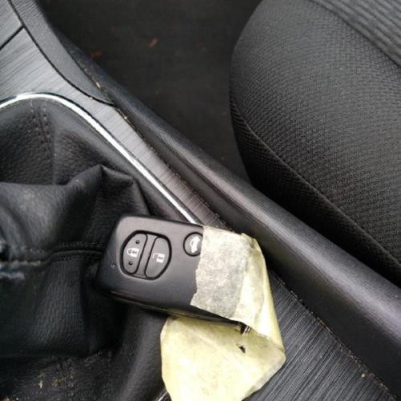Antenne TOYOTA AVENSIS 3 Photo n°8