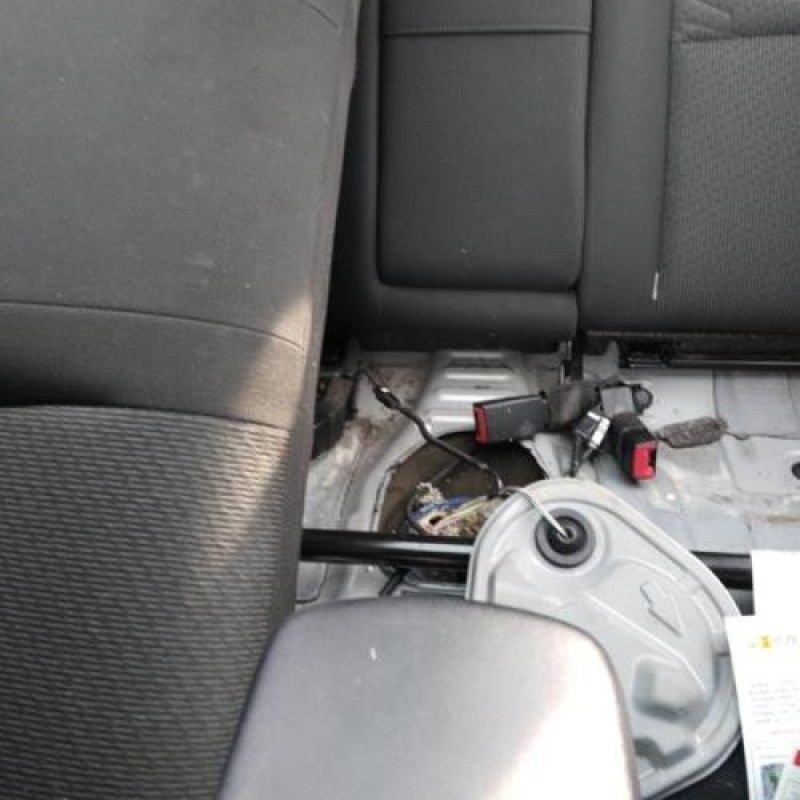 Antenne TOYOTA AVENSIS 3 Photo n°9