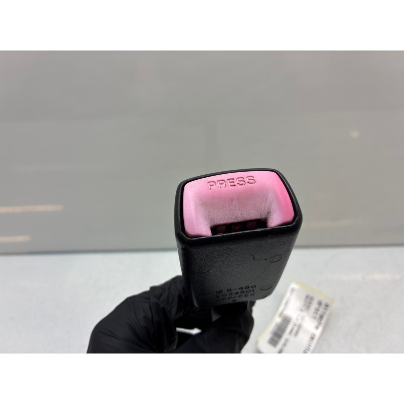 Attache ceinture avant droit SUZUKI SWIFT 3 Photo n°1